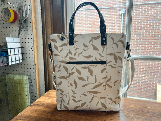 Redwood Tote w/ Kam