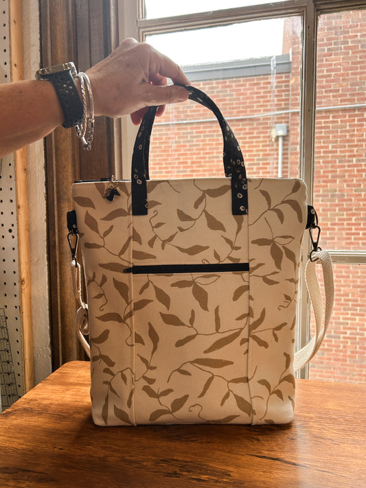 Redwood Tote w/ Kam