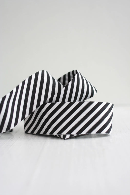 Black Stripe Bias Quilt Binding: Precut, 8 Yards