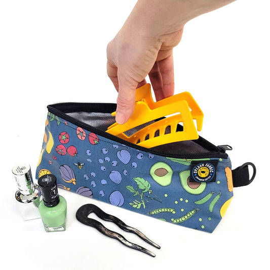 Splash Fabric: Stand Up Pouch in Kale