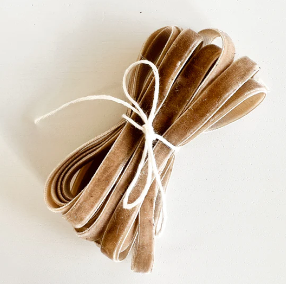 Holiday Wooly Wreath Ornament Kit - Makes 5