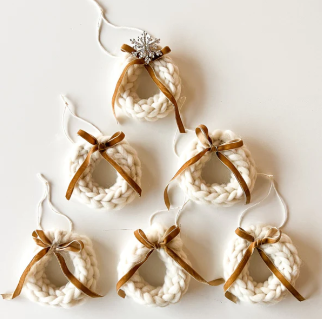 Holiday Wooly Wreath Ornament Kit - Makes 5