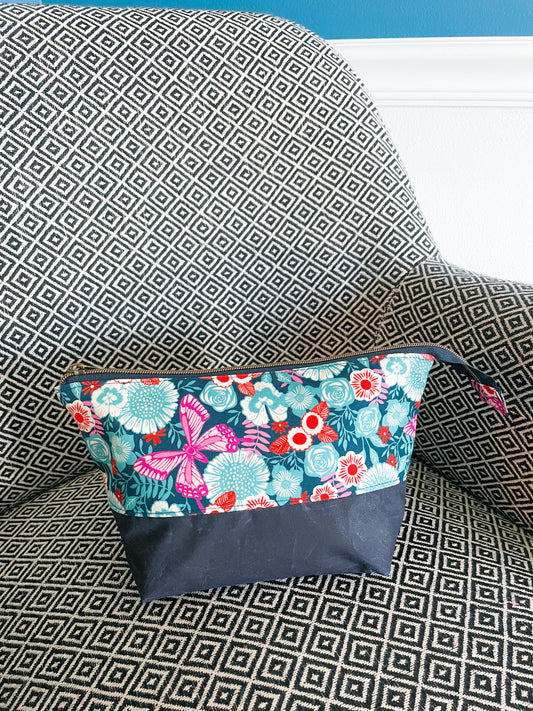 Open Wide Zipper Pouch w/ Mallory