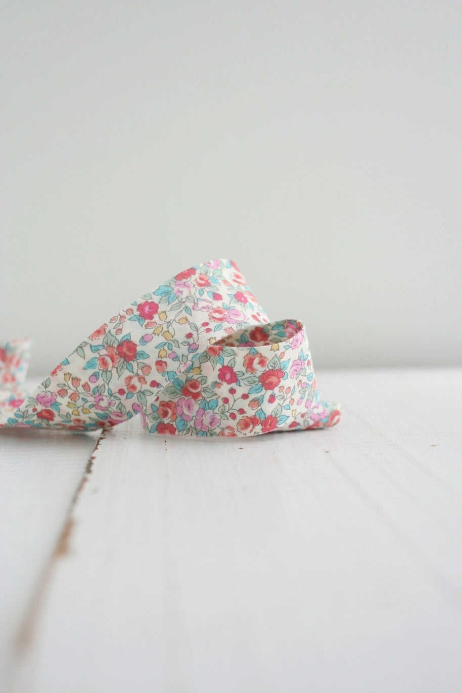 2.5 " Bias Quilt Binding: Precut, 8 Yards in Bouquet Blossom