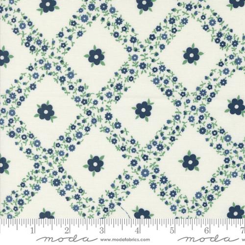 Rosemary Cottage: Trellis in Cream and Navy