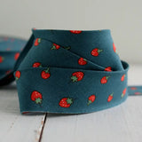 2.5" Bias Quilt Binding: Precut, 8 Yards in Blue Strawberry