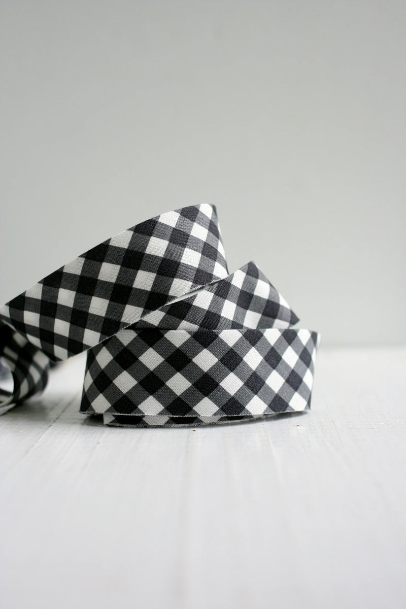 Black and White Gingham Quilt Binding