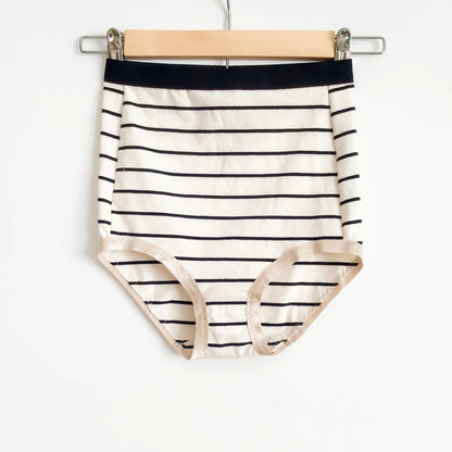 Sophie Hines: Median Knickers