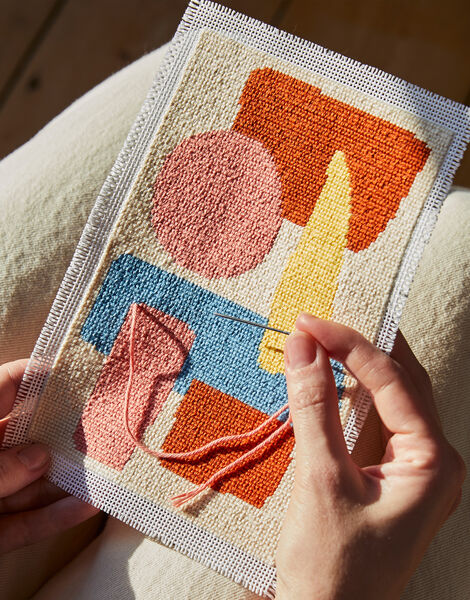 Needlepoint Kit in Sisu