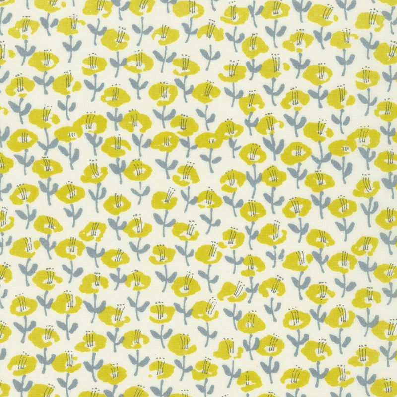 Le Midi Lawn: Small Flowers in Yellow
