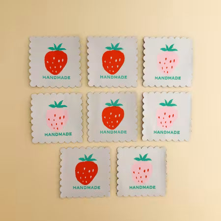 Scalloped Strawberry Woven Labels