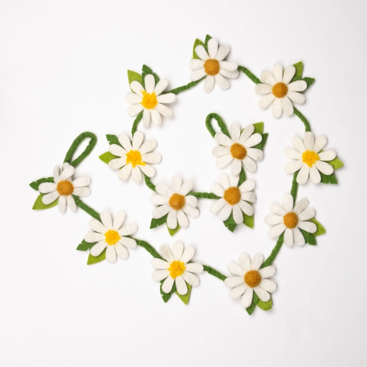 Winding Road: Daisy Felt Garland