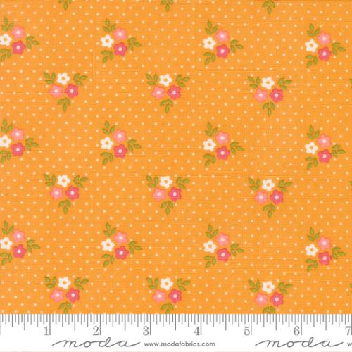 Strawberry Lemonade: Mini Bouquets in Apricot