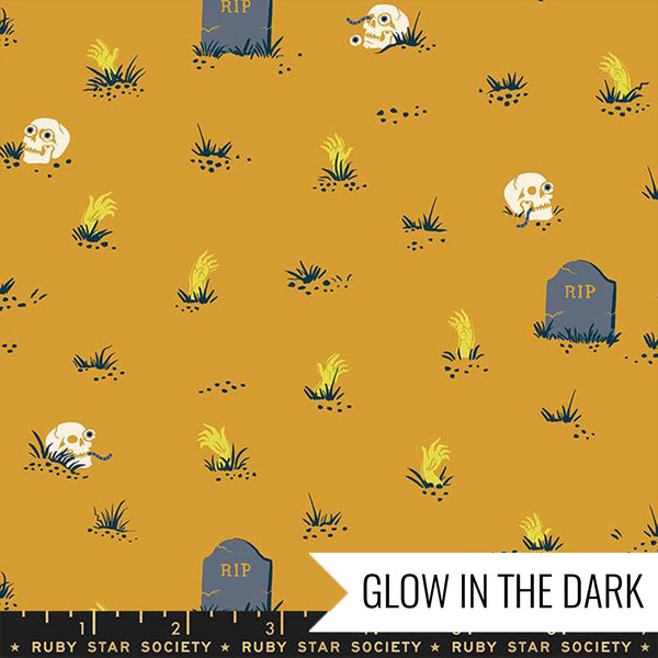 Tiny Frights: Graveyard in Cactus